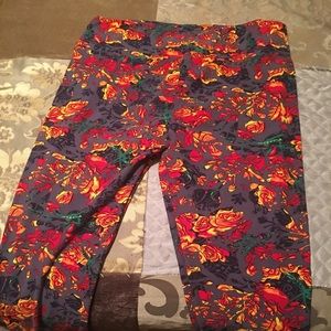 Lularoe Tall & Curvy Leggings!
